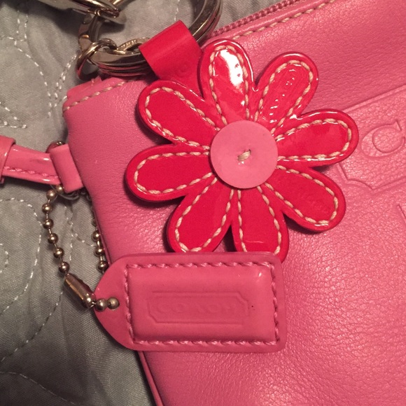 Authentic coach wristlet - Picture 4 of 4